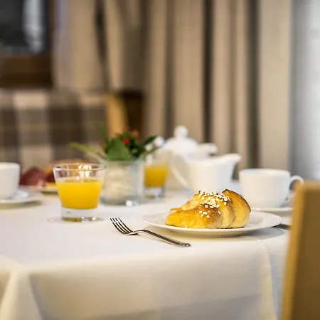 Garni Larix Hotel 3*